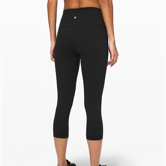 Lululemon cropped Wunder Under leggings - Picture 2 of 5